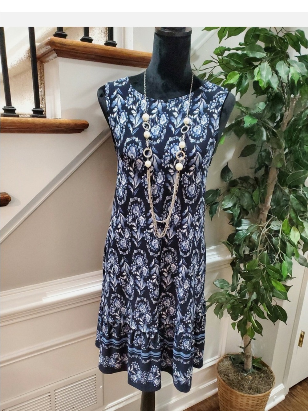 LOFT Black Blue Floral Sleeveless Knee Length Dress Size Small